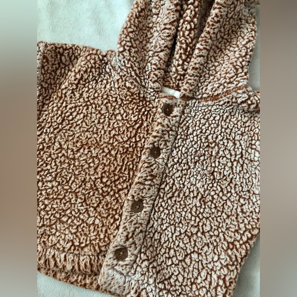 2/15$•Fuzzy button up jacket with animal ears • Baby clothing • 12-18 months old - Picture 5 of 5